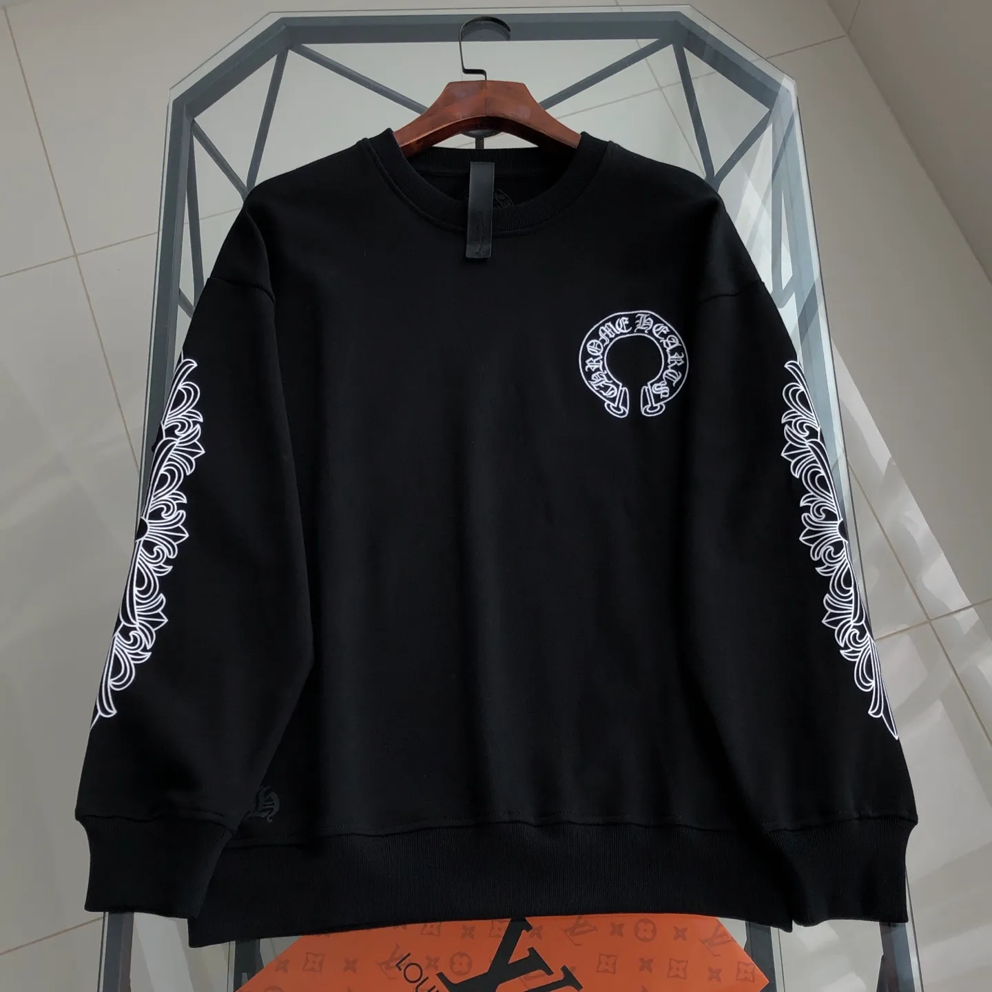 Chrome Hearts 2026New Arrival logo ⚠️ ⚠️ Quality⚠️ Same Style g Classiclogo Versatile Same Style ：Black White Size ：XS L XS ： 59.5 114 69.5 53 S ： 61.5 118 71 54.5 M ： 63.5 122 72.5 55.5 L ： 65.5 126 74 56.5